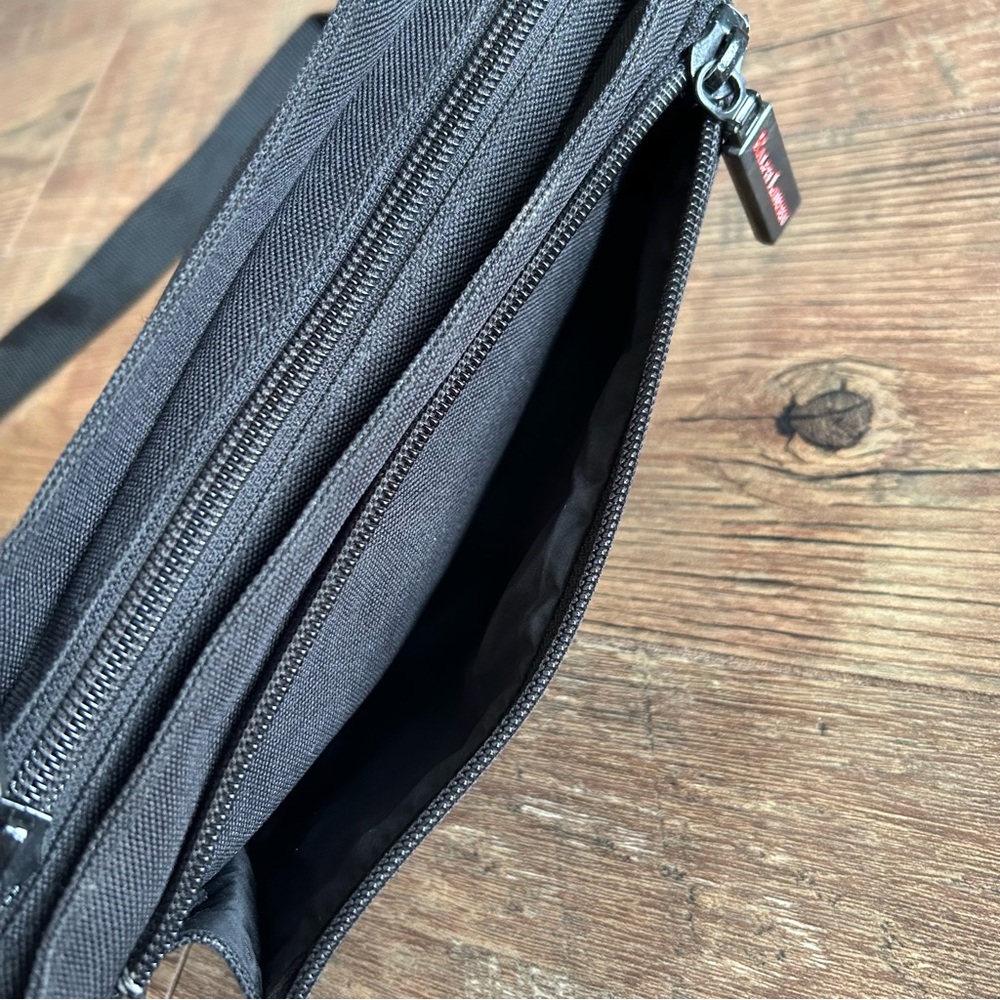 Polo Ralph Lauren Crossbody Bag Black - Picture 9 of 13